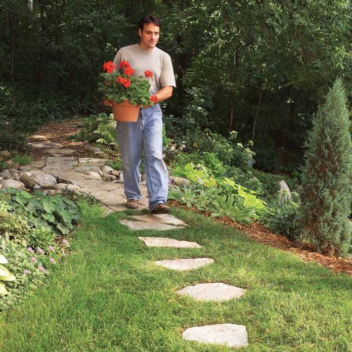 ultimate-guide-to-diy-garden-walkway-tutorial